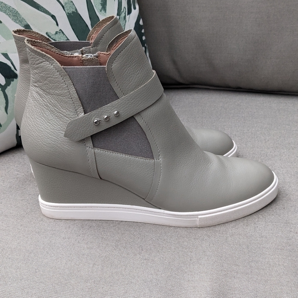 Linea Paolo Freshton High‎ Top Wedge Sneaker Size 11